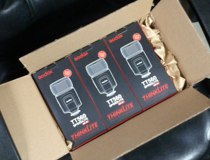 ストロボ大人買い（TT560だけども） (￣(工)【◎】 ﾊﾟｼｬ ﾊﾟｼｬ